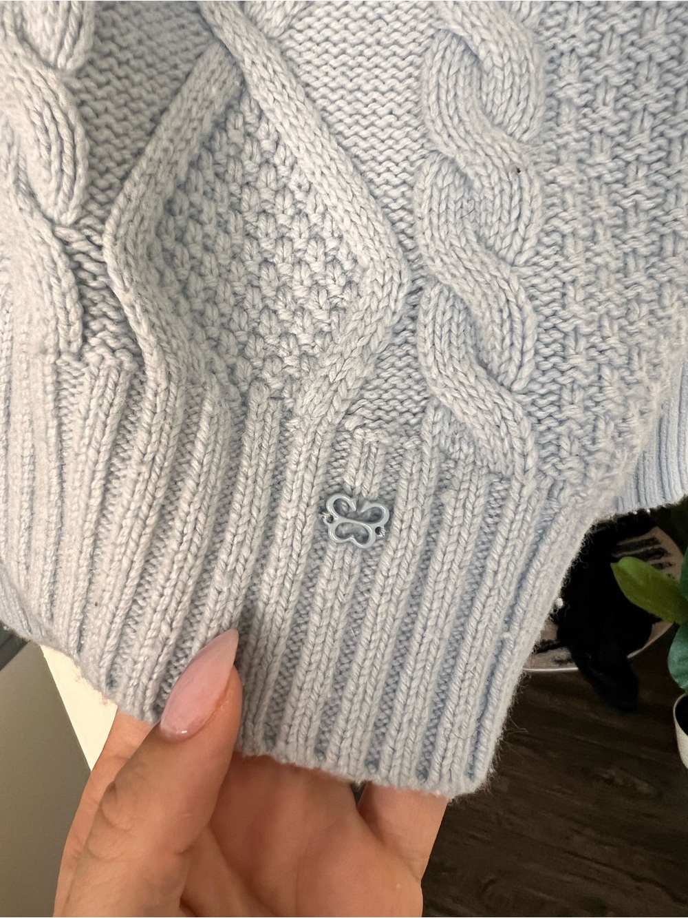 Aritzia Sunday Best Heritage Knit Merino Wool Crew Sweater Light Blue Size XS - Picture 5 of 10